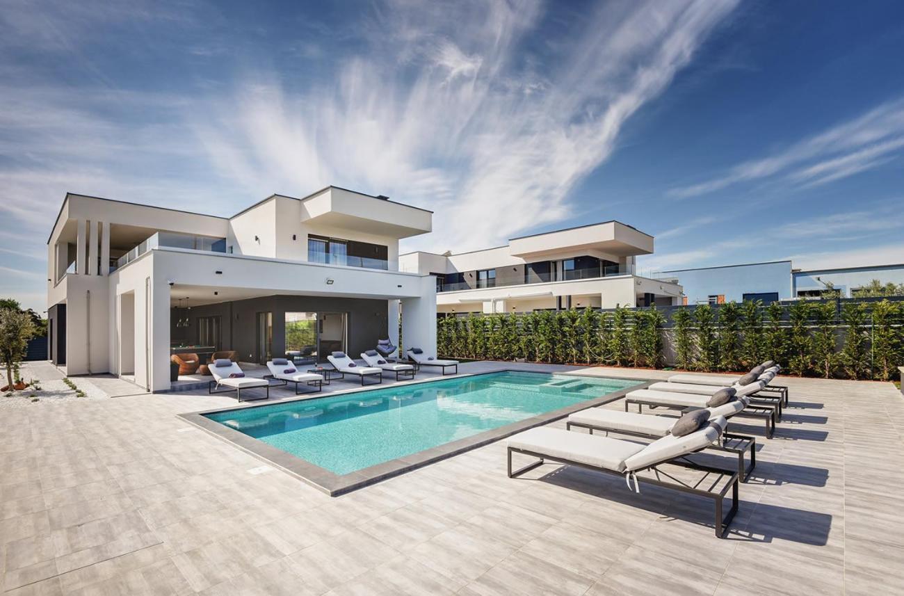 Villa Ula In Pula With Heated Pool And Sauna Exterior foto