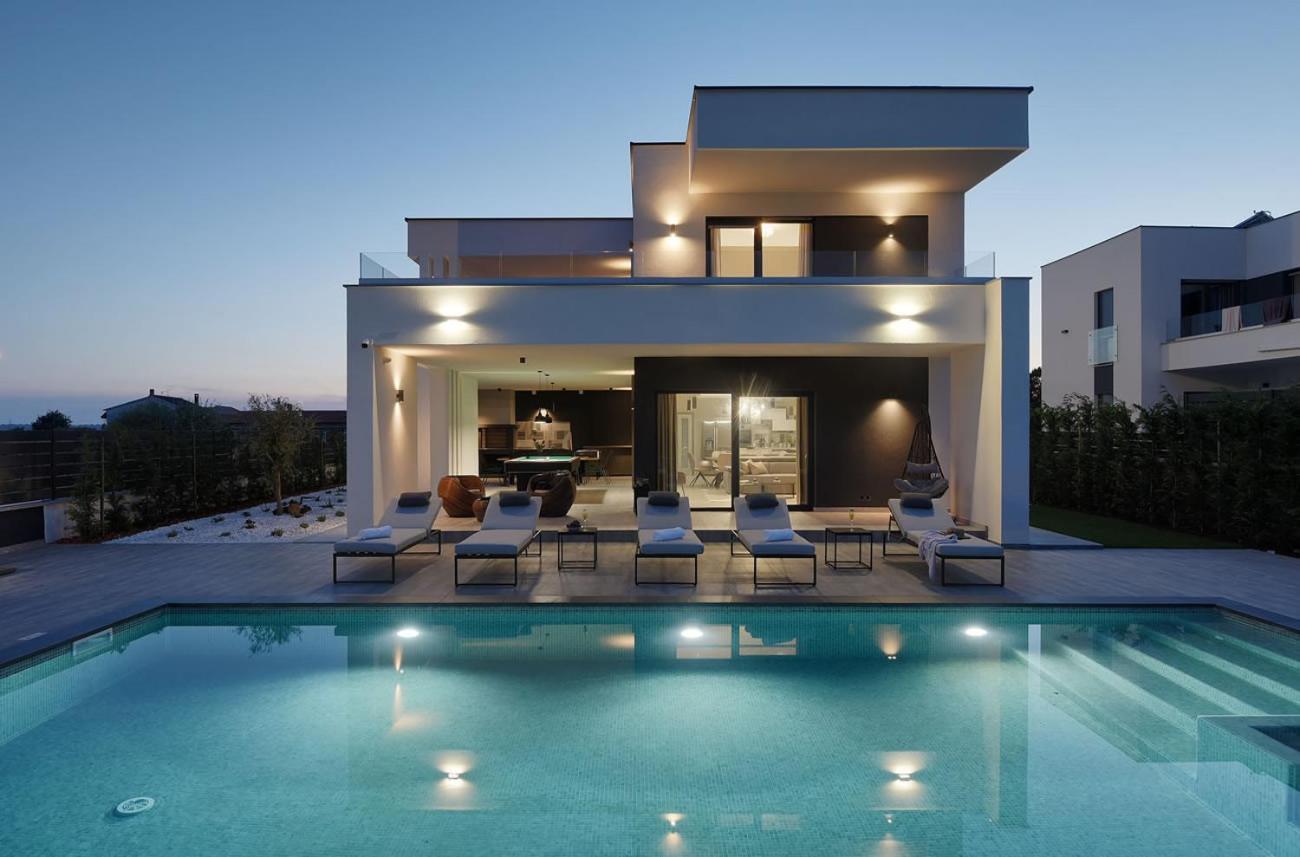 Villa Ula In Pula With Heated Pool And Sauna Exterior foto